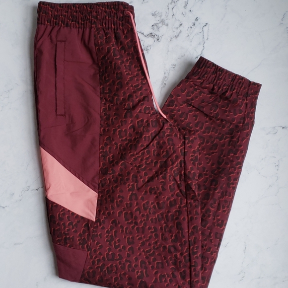 Puma TFS Cheetah Windbreaker Track Pants - Picture 2 of 9